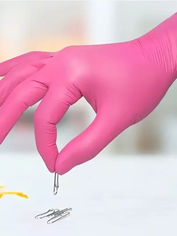 Fuchsia Nitrile Disposable Gloves 20/100PCS 3-mil Powder & Latex Free Household Cleaning Gloves for Cooking Kitchen Esthetician